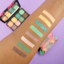 Makeup Revolution Forever Flawless Eyeshadow Palette – Dynamic Chilled