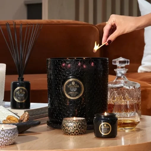 Voluspa Petite Jar Suede Noir 127g