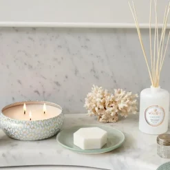 Voluspa 3-Wick Candle Decorative Tin Laguna 340g