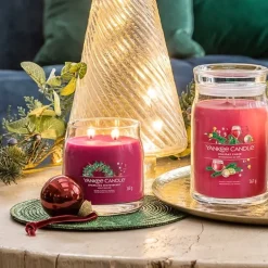 Yankee Candle Signature Medium Jar Sparkling Winterberry 368g